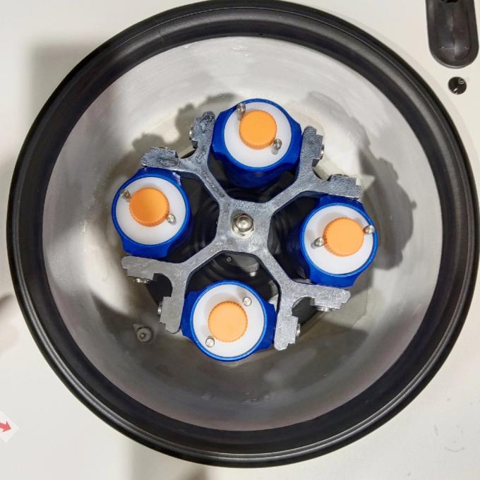 سانتریفیوژ آزمایشگاهی یخچال‌دار TDL5M با سرعت 6000 دور در دقیقه، 5120xg با کمپرسور وارداتی برای DNA سلول‌های خونی 2